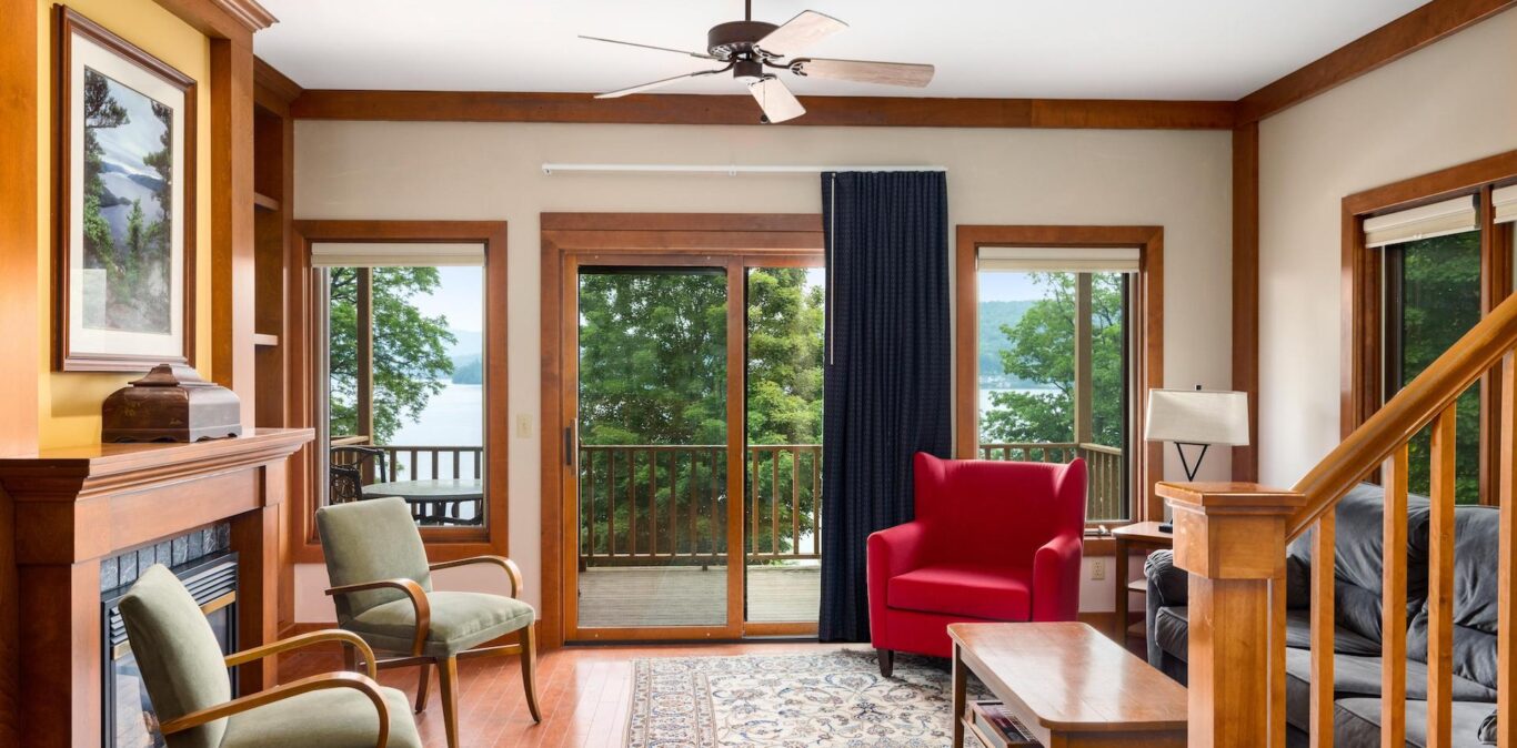 1 King Bed & 2 Twin Beds Townhomes Lake NY The Erlowest