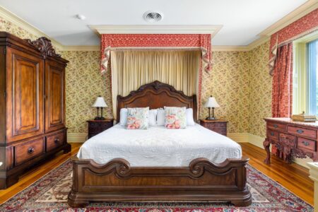Lake George lodging